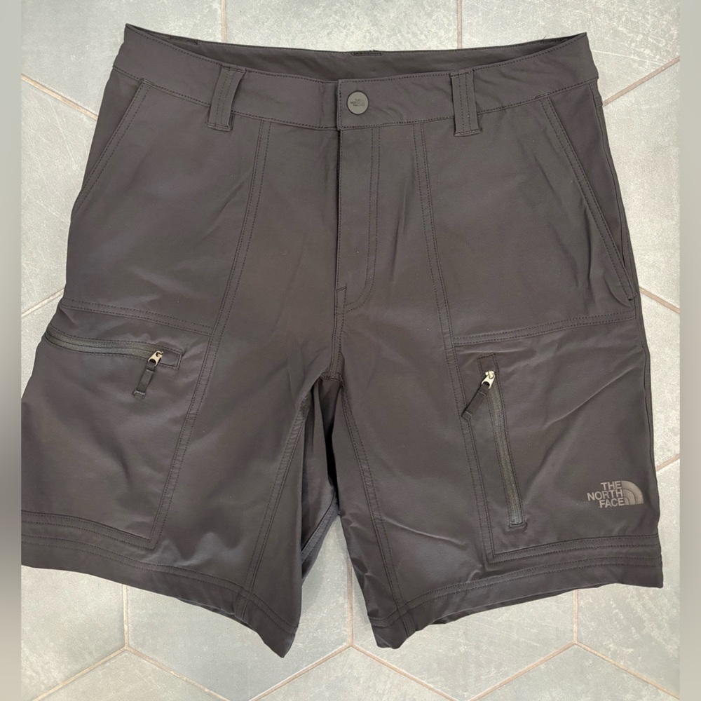 Men’s Northface shorts 32” waist 9” inseam